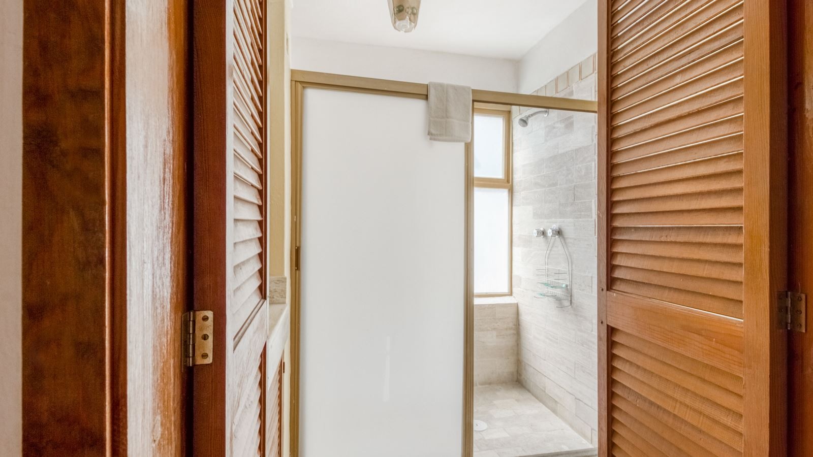 rooms-double-king-size-bed