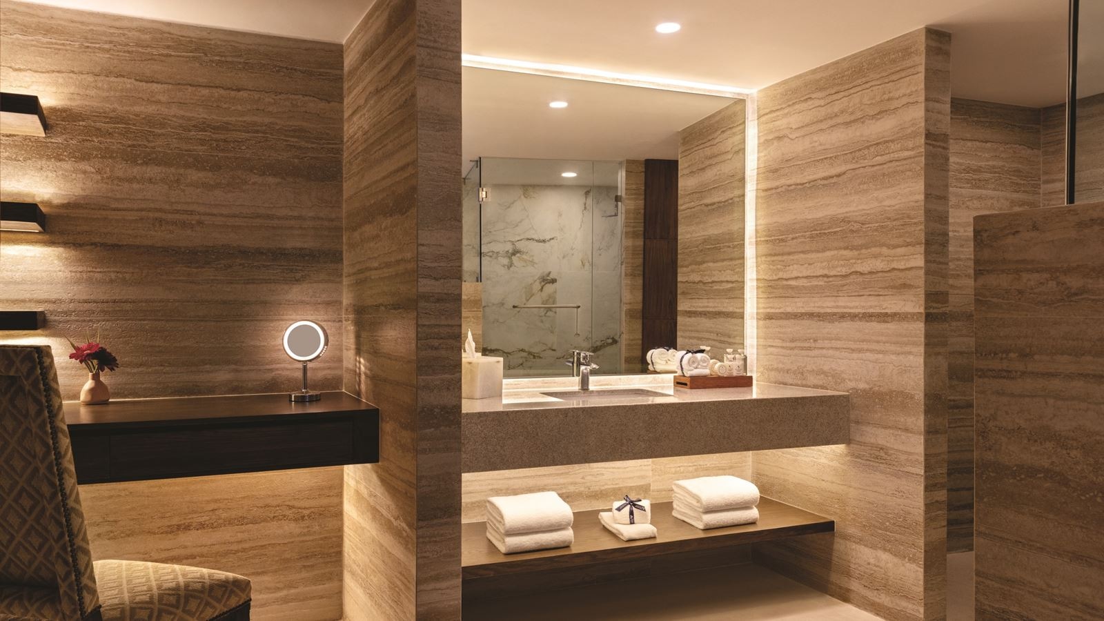 rooms-gran-master-suite-sunset-view-king