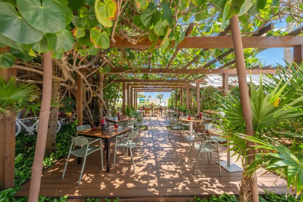 restaurants-hidden-garden