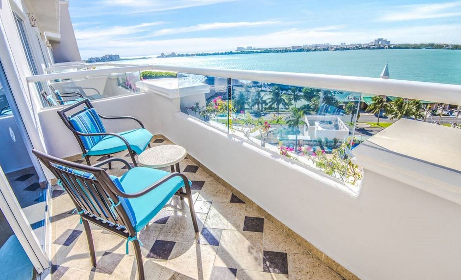 rooms-premium-junior-suite-lagoon-view