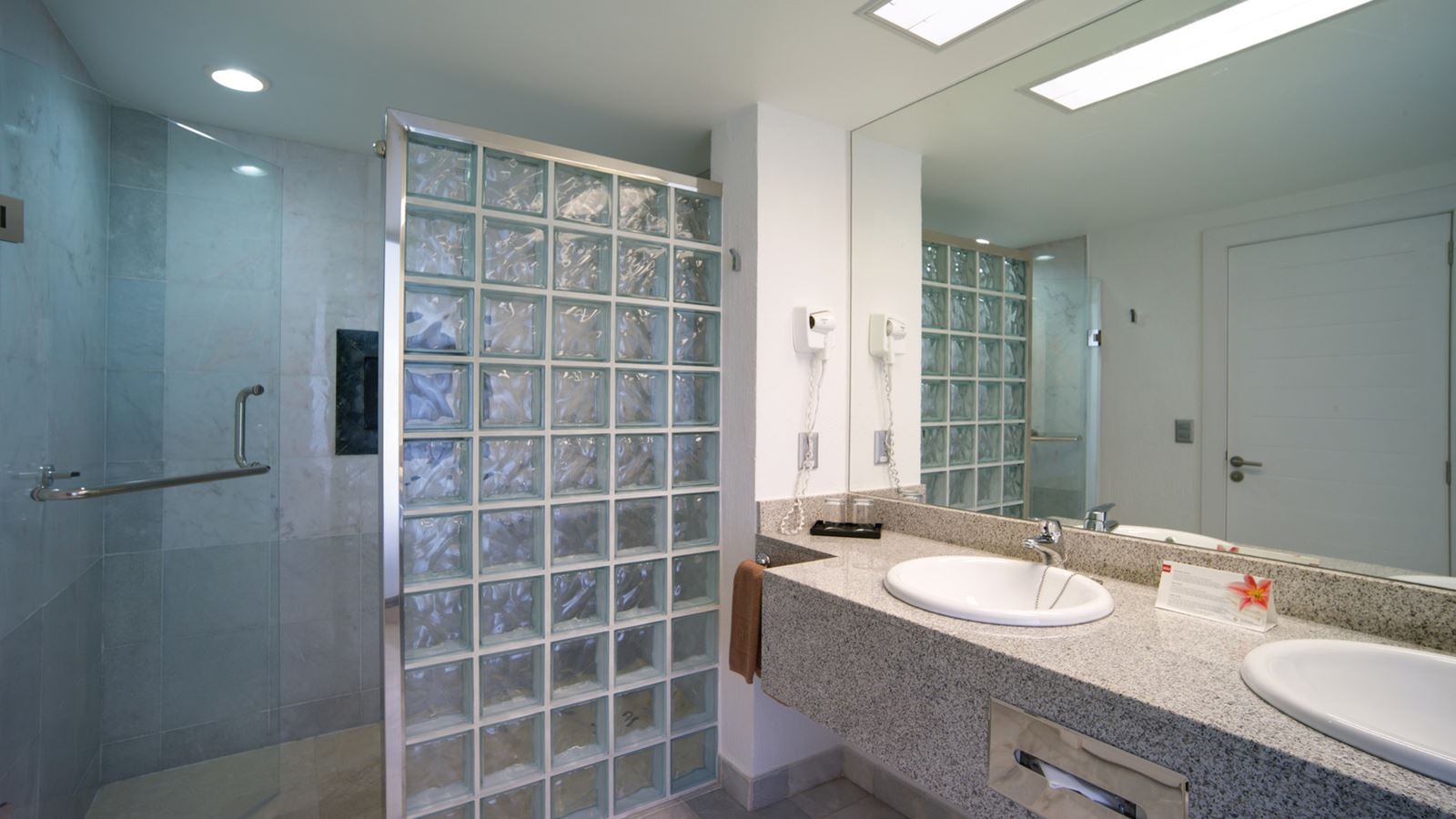 rooms-junior-suite-ocean-view