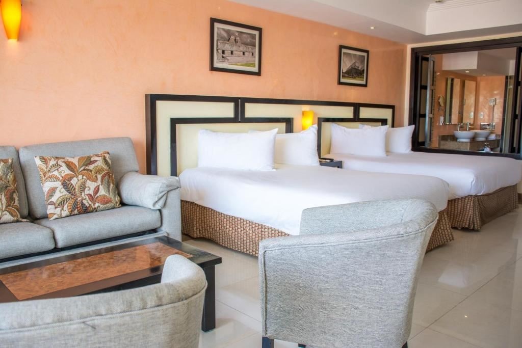 rooms-riviera-family-queen-junior-suite