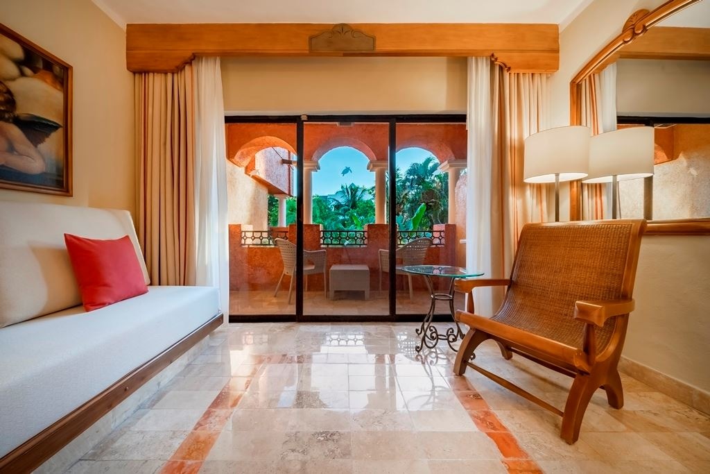 rooms-premium-near-pool