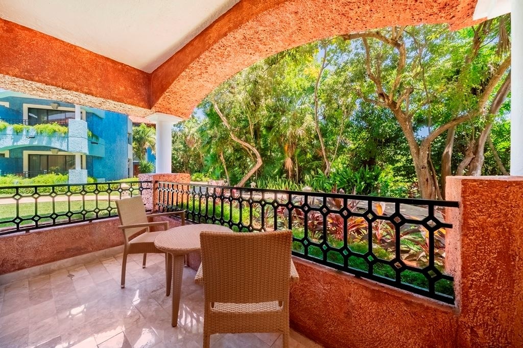 rooms-premium-tropical-view