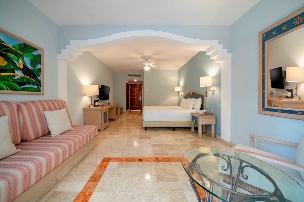 rooms-premium-near-pool