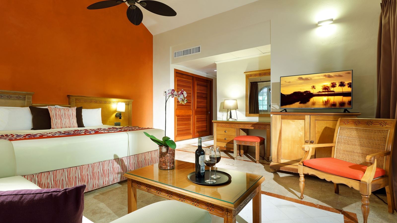 rooms-romance-villa-suite-pool-side