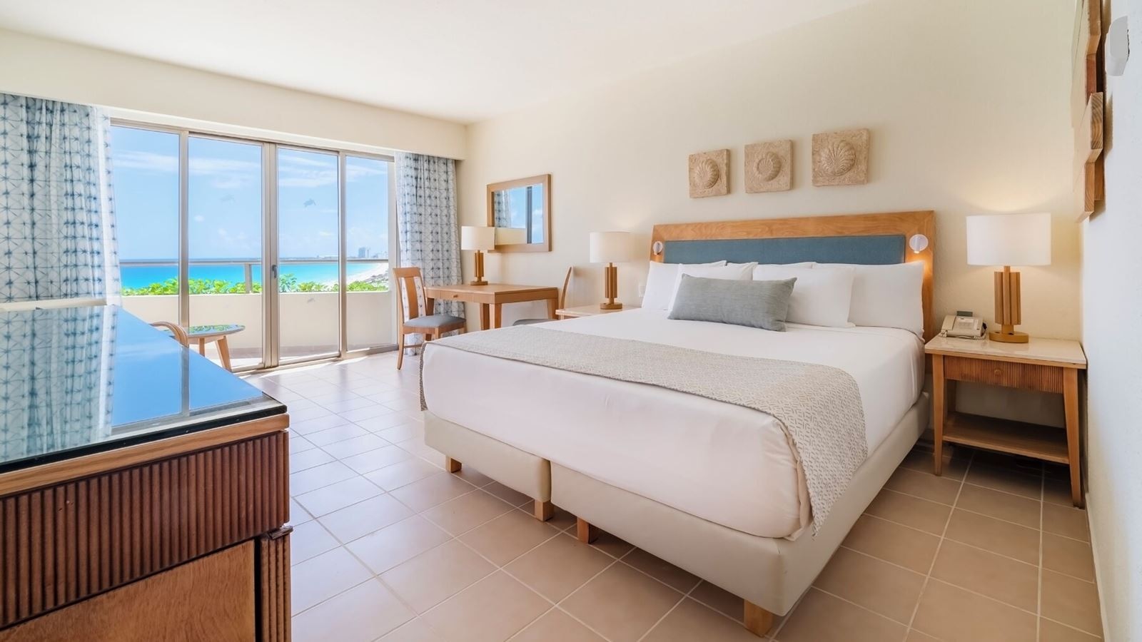 rooms-premium-ocean-view-with-terrace--jacuzzi