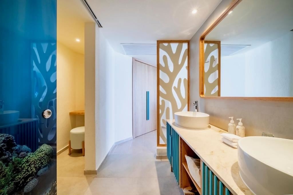 rooms-master-suite-ocean-view