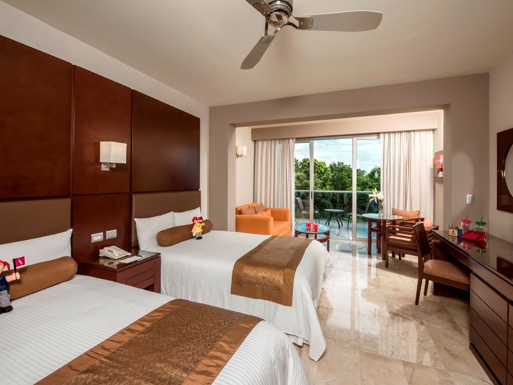 rooms-family-club-deluxe-single-parent