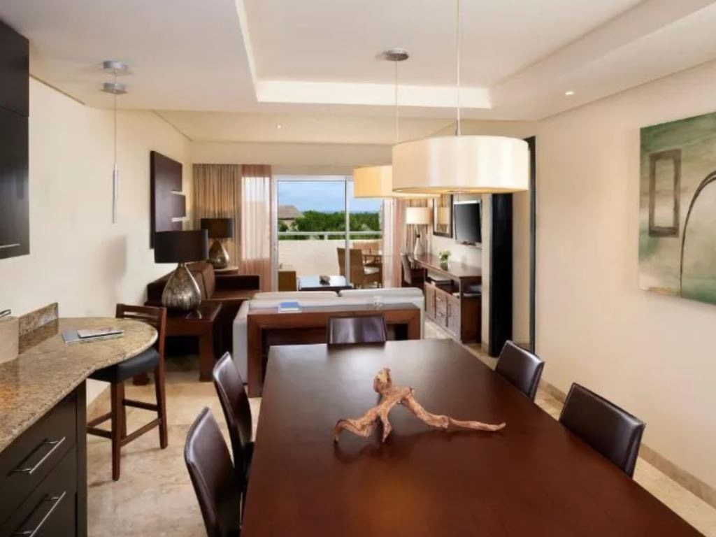 rooms-two-bedrooms-master-suite