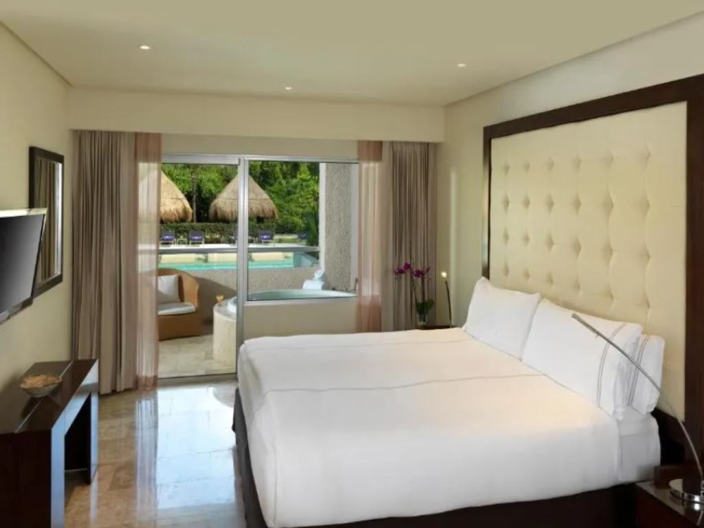 rooms-the-reserve-junior-suite-swim-up