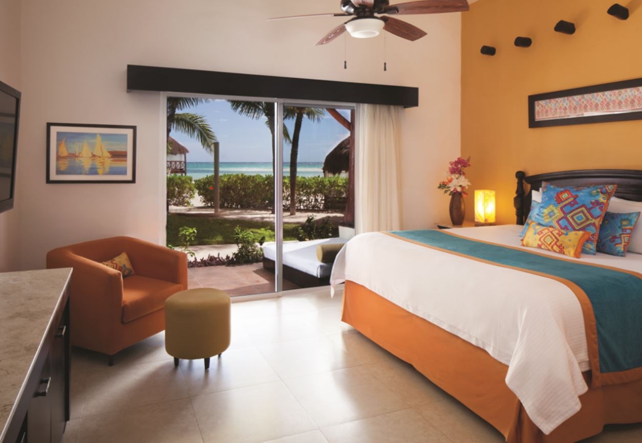 rooms-mi-hotelito-beachfront-suite