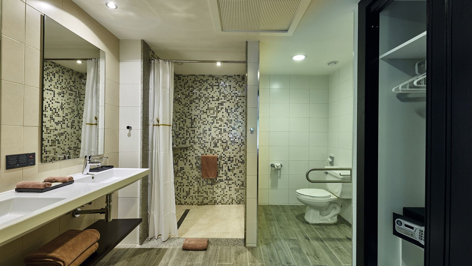 rooms-standard-room-handicapped