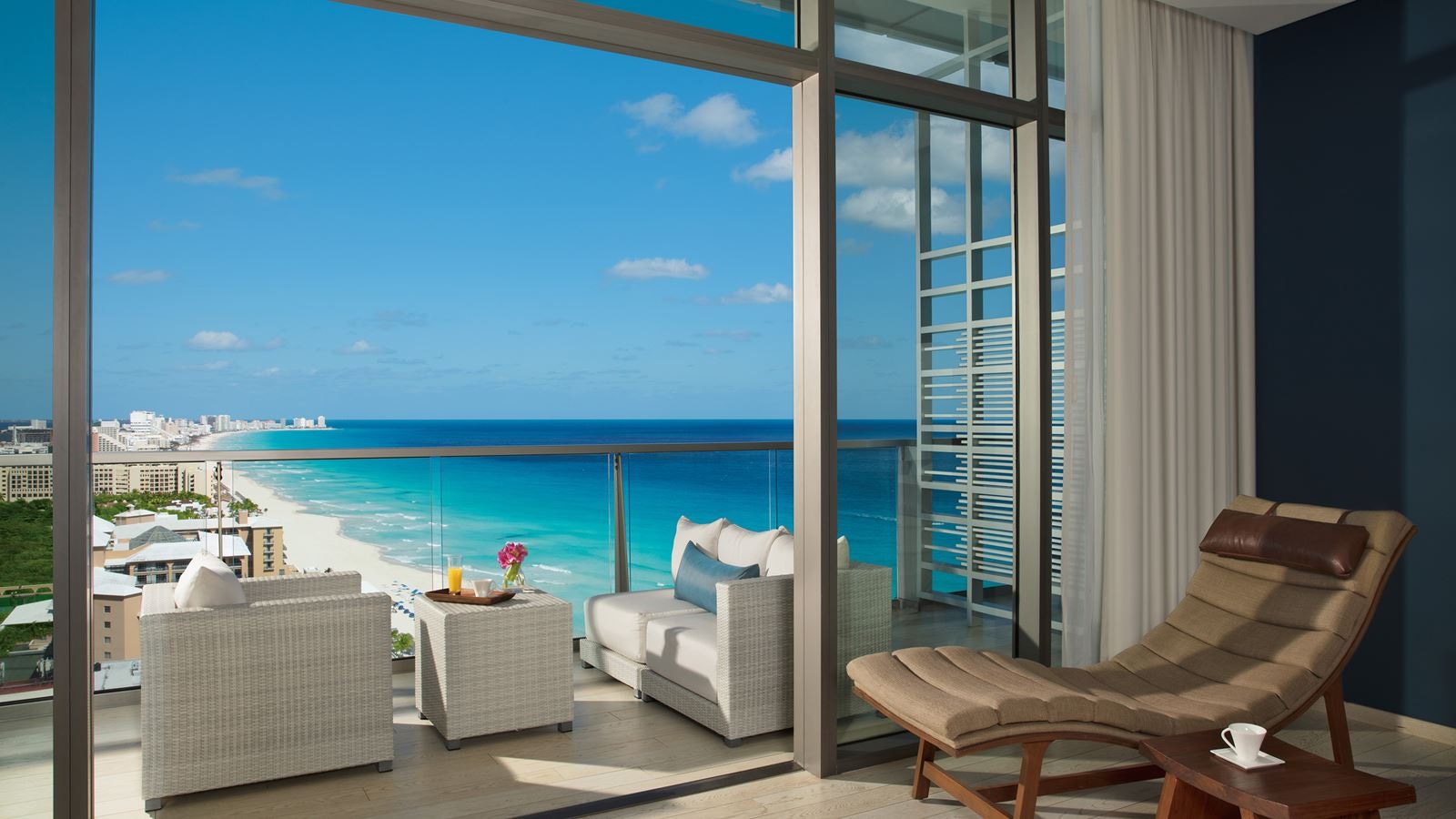rooms-preffered-club-junior-suite-ocean-view