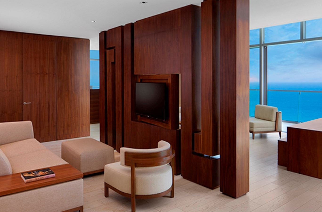 rooms-master-suite-ocean-front