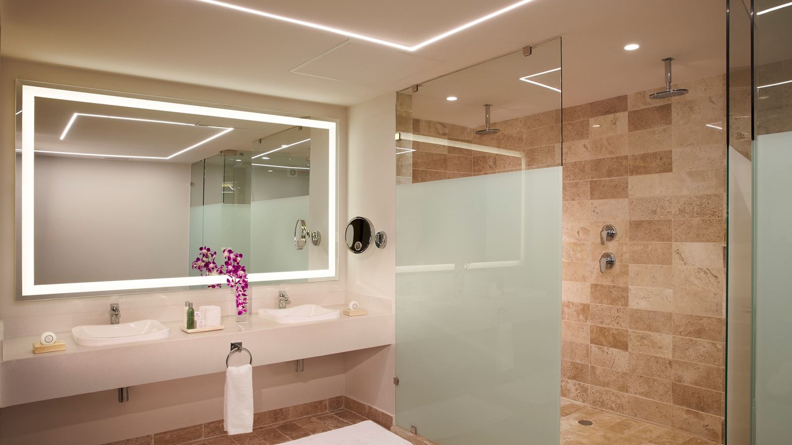 rooms-preffered-club-master-suite-beach-front-swim-out