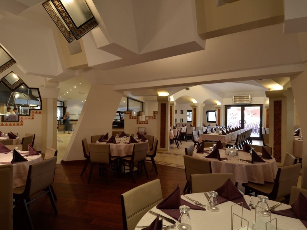 restaurants-restaurant