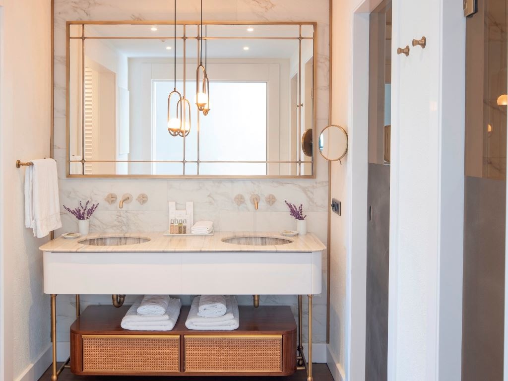 rooms-1-bedroom-suite-pool-view-terrace