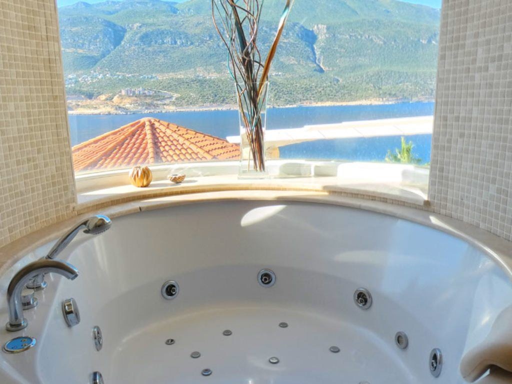 rooms-waterfront-pool-villa