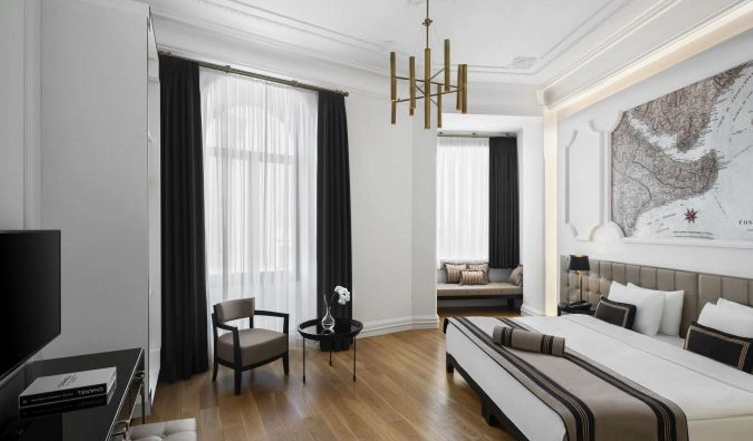 rooms-deluxe-taksim-square-view-double-room-queen-bed