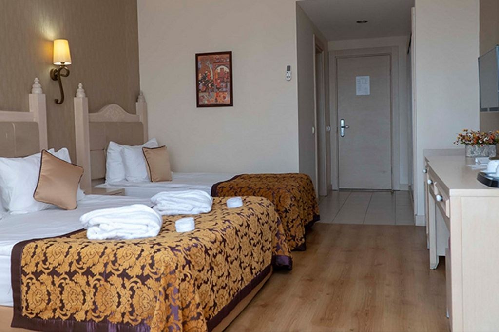 rooms-standard-room-side-sea-view