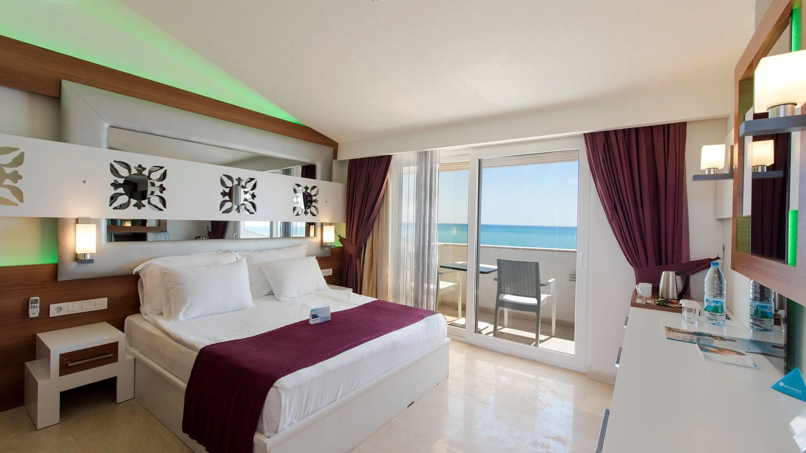 rooms-deluxe-sea-view
