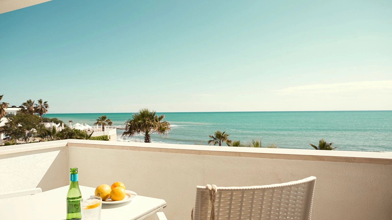 rooms-deluxe-sea-view