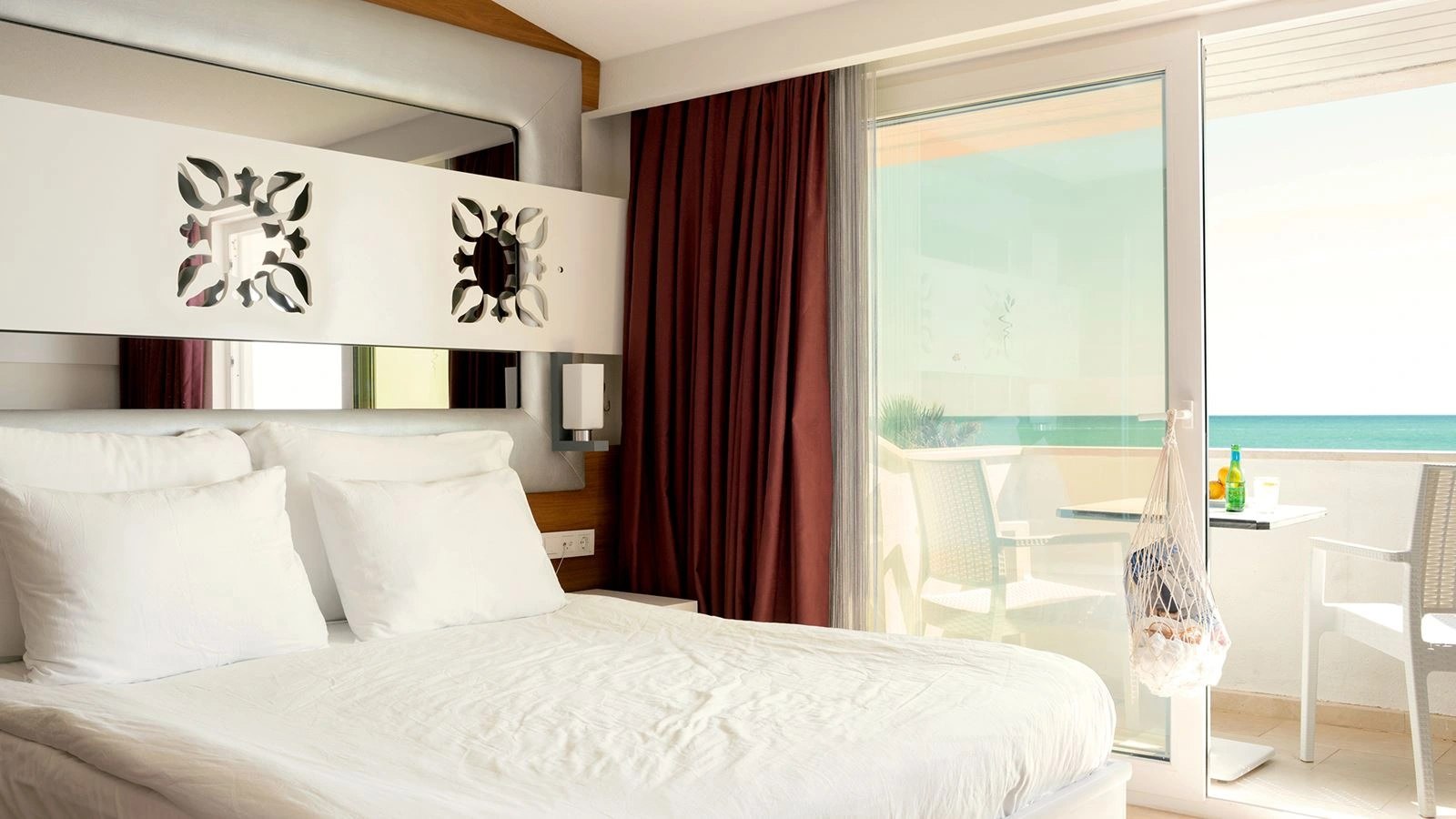 rooms-deluxe-sea-view