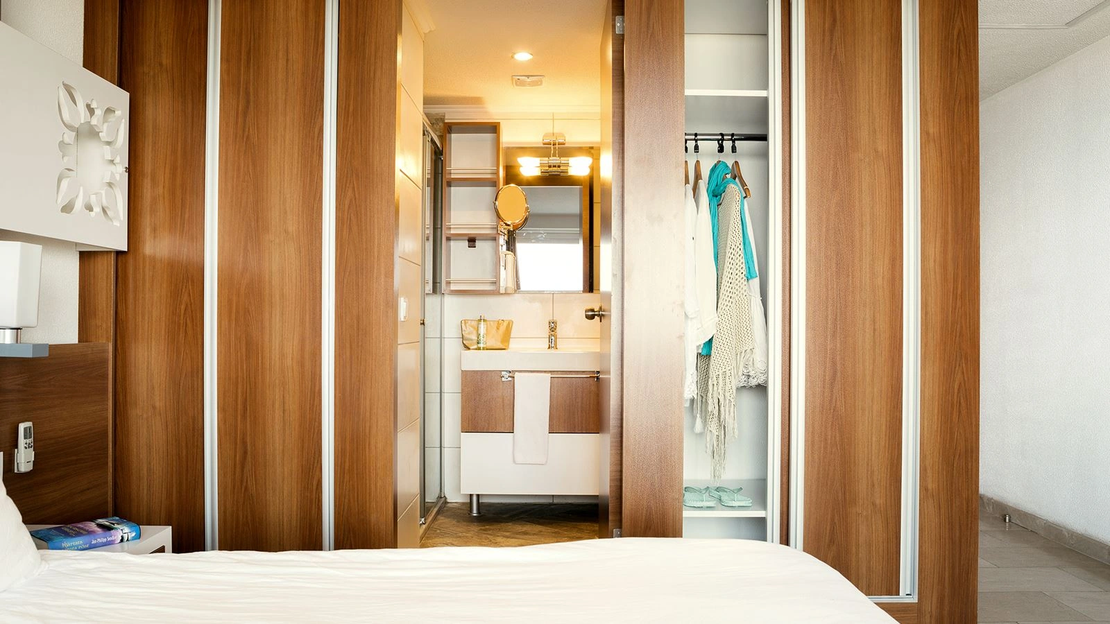 rooms-deluxe-sea-view