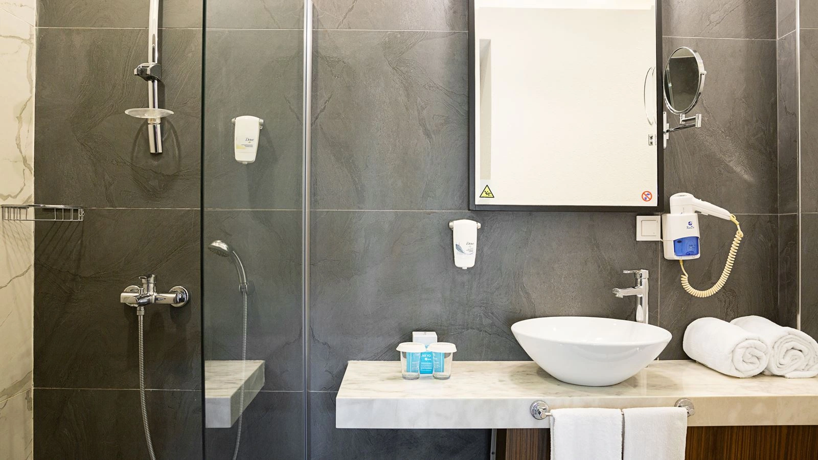 rooms-bungalow-garden-view