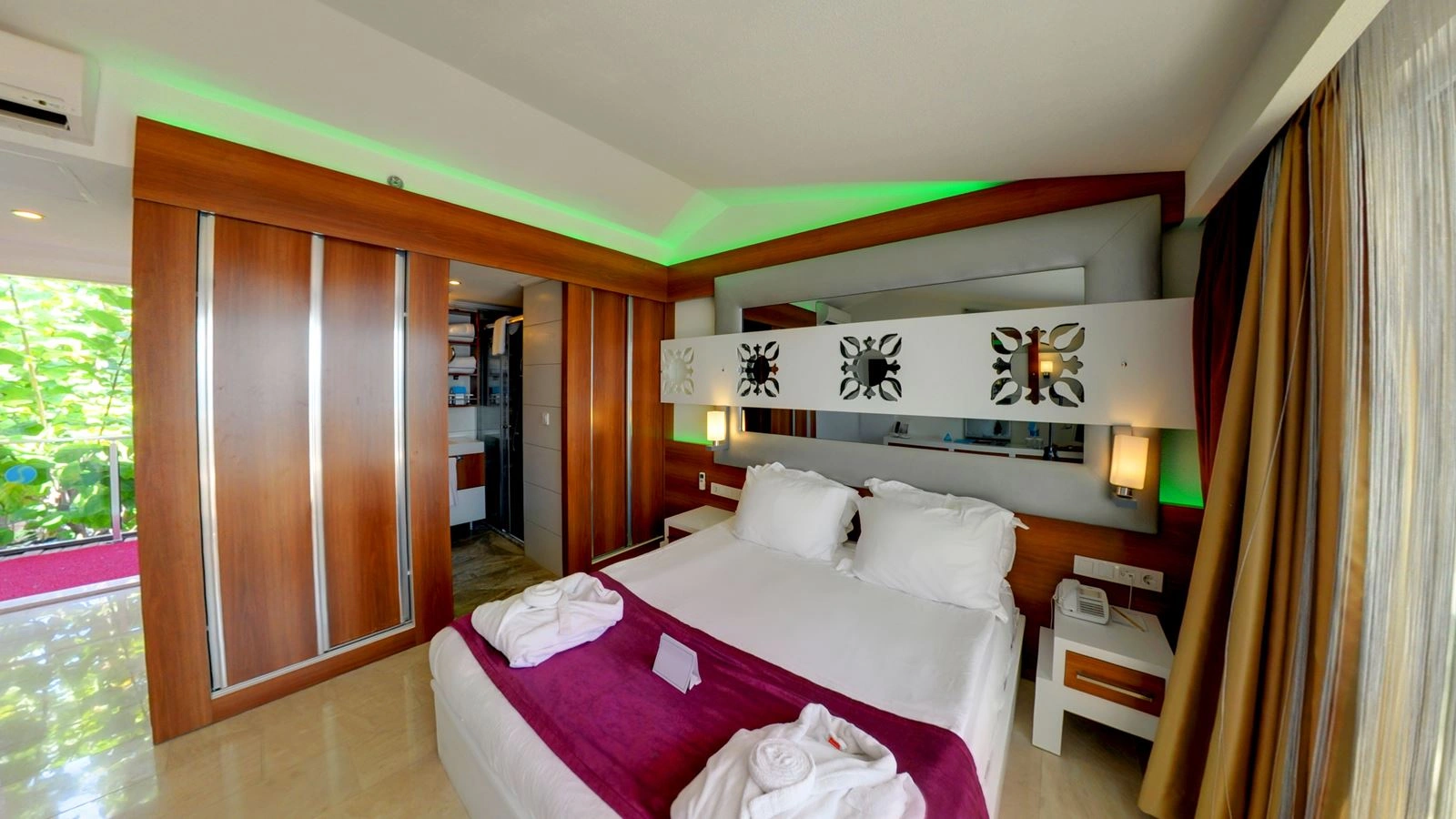 rooms-deluxe-sea-view