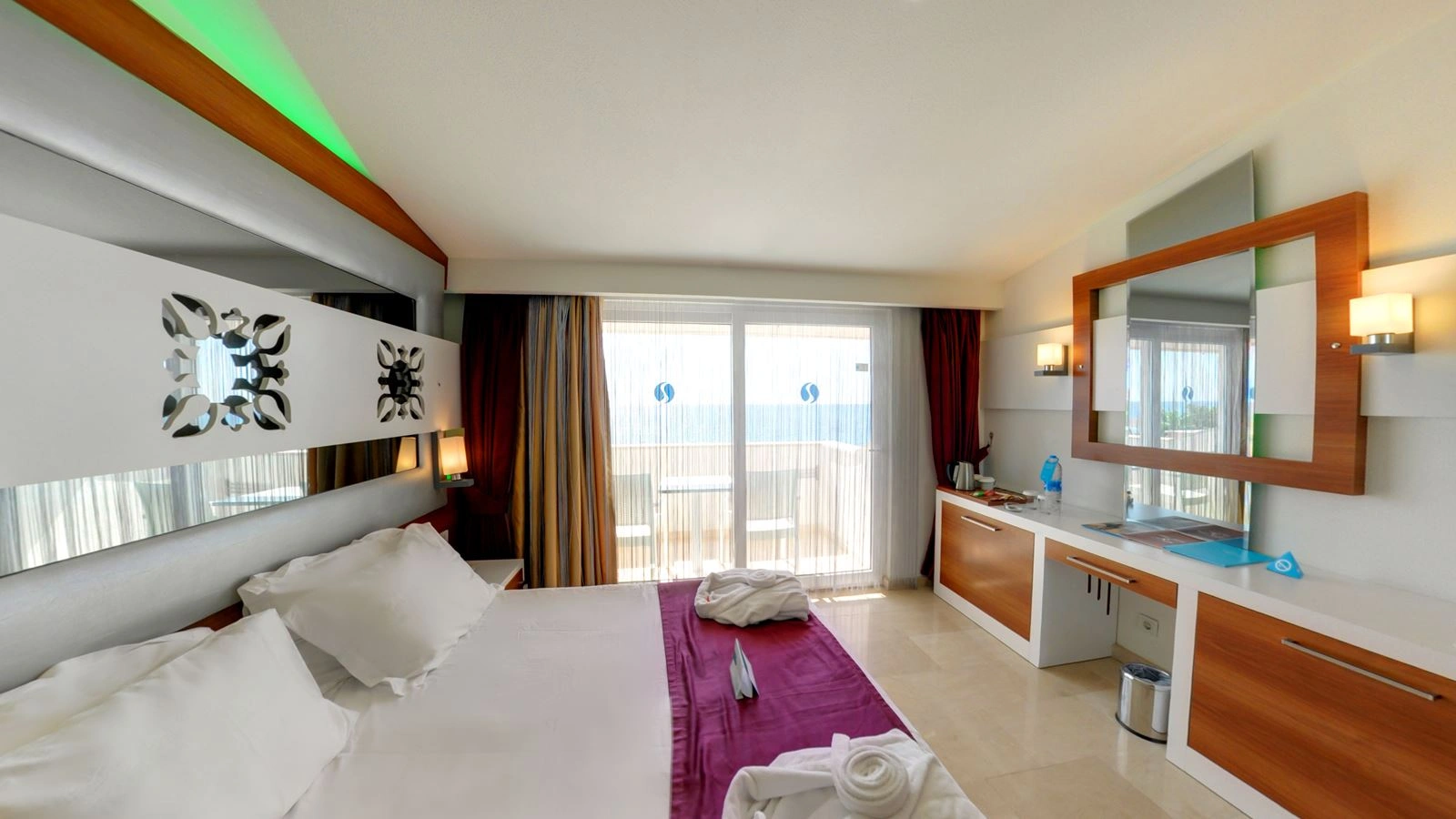 rooms-deluxe-sea-view