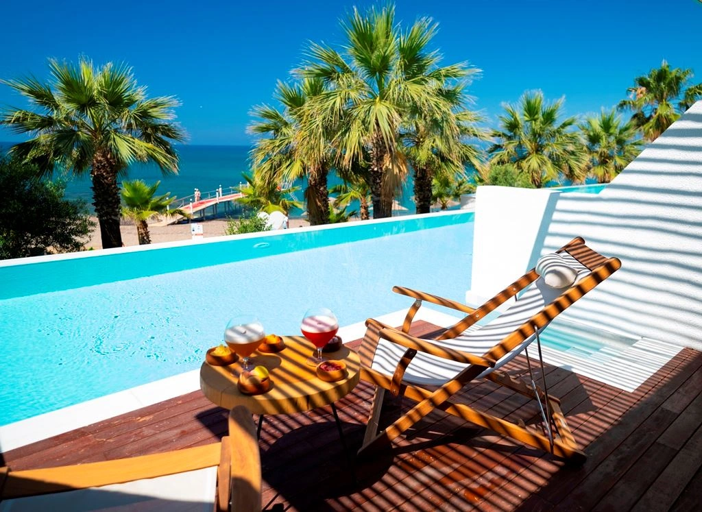 rooms-swimup-sea-view