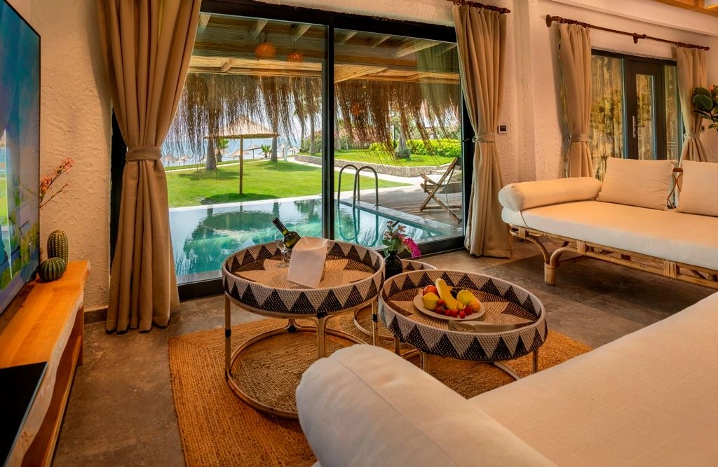 rooms-villa-with-private-pool