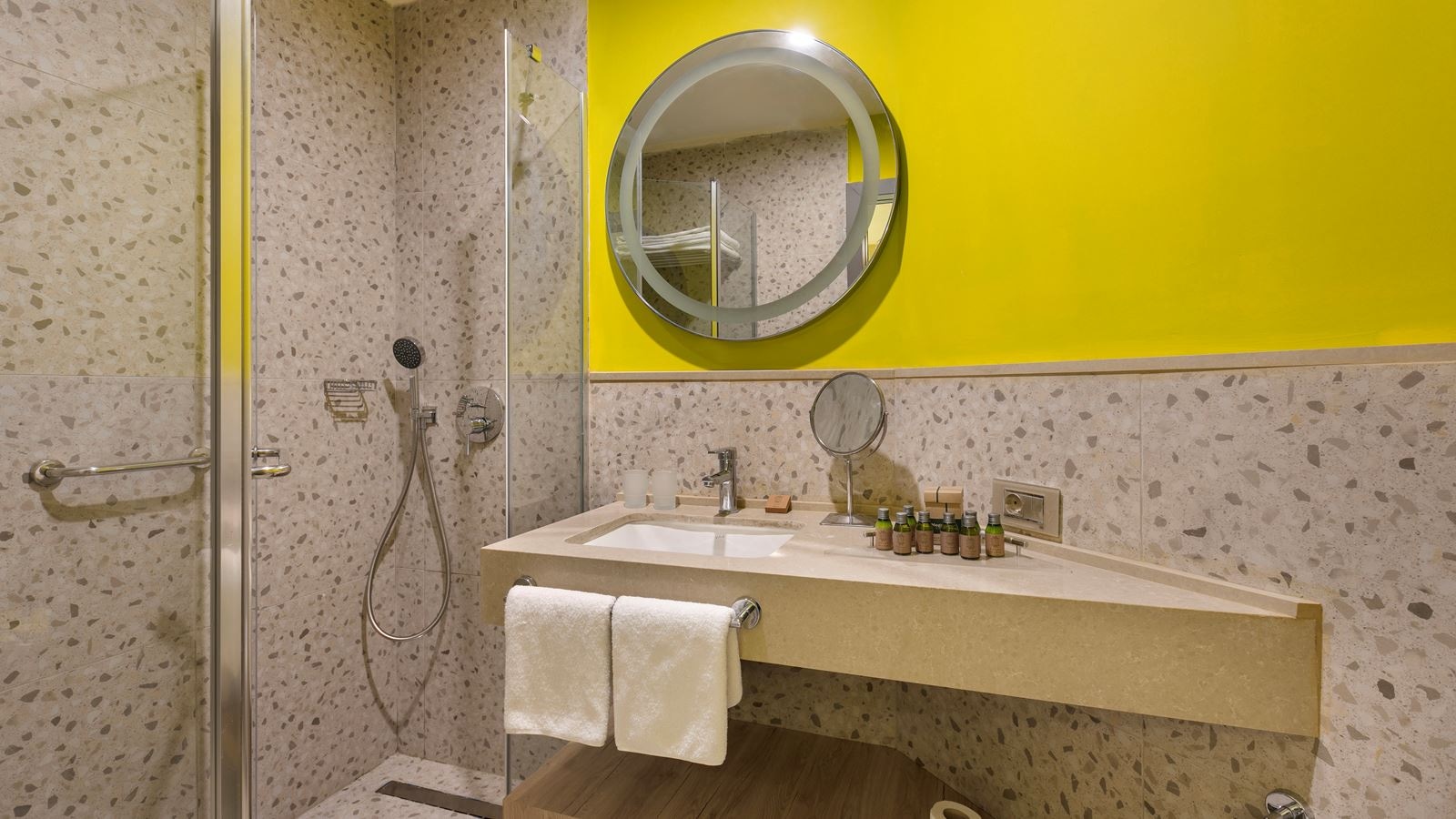 rooms-junior-family-room