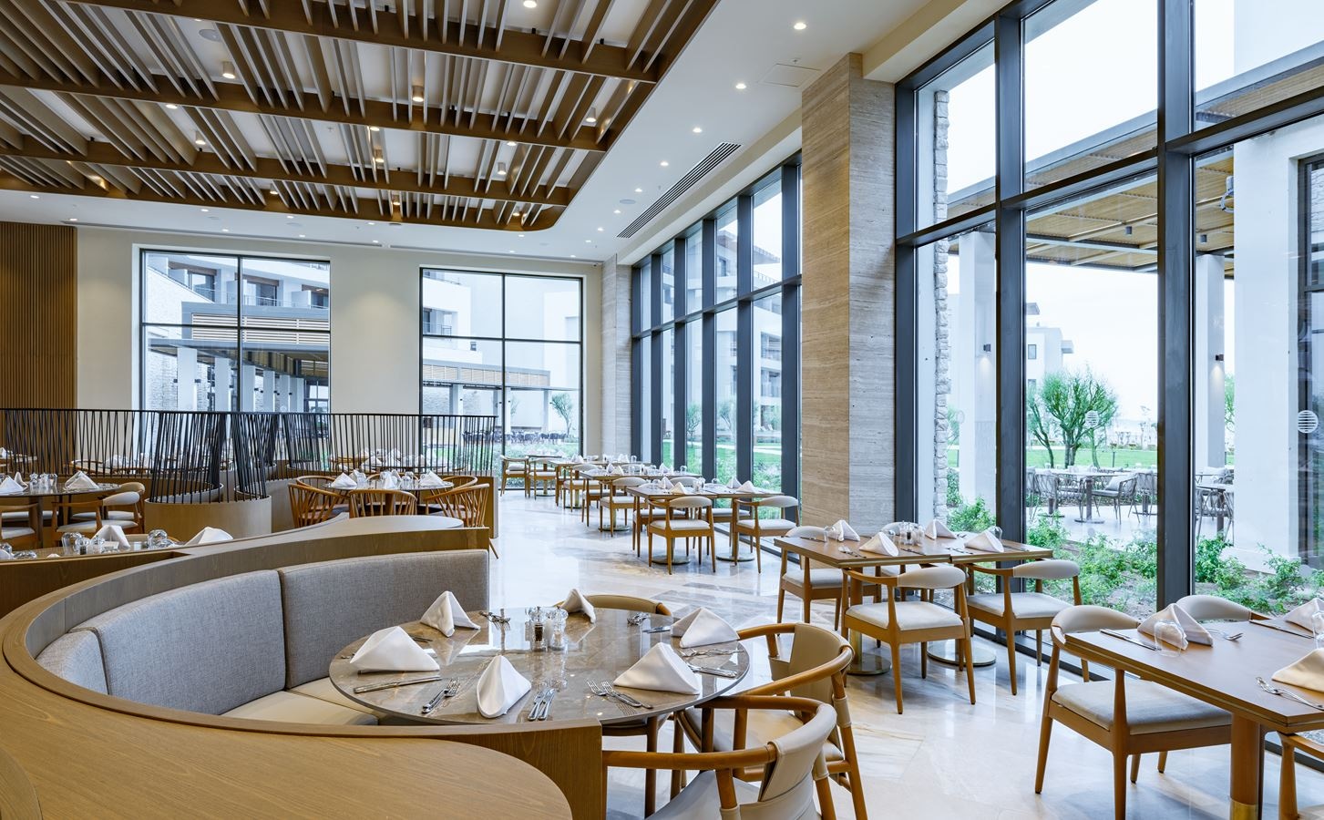 restaurants-zetsful-bazaar-main-restaurant