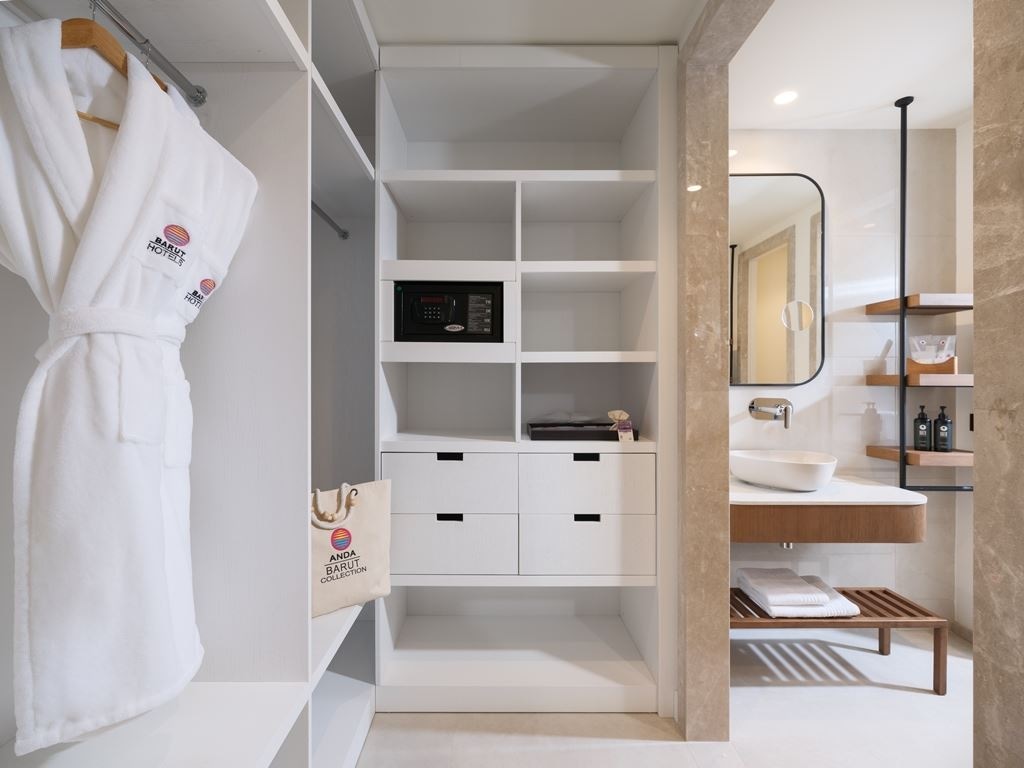 rooms-deluxe-room-sea-view--family-zone-