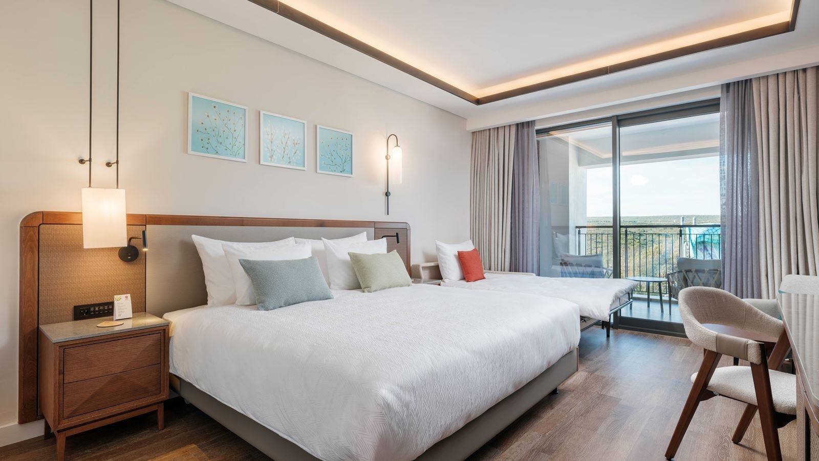 rooms-deluxe-family-room-adventure-park-view-family-zone-