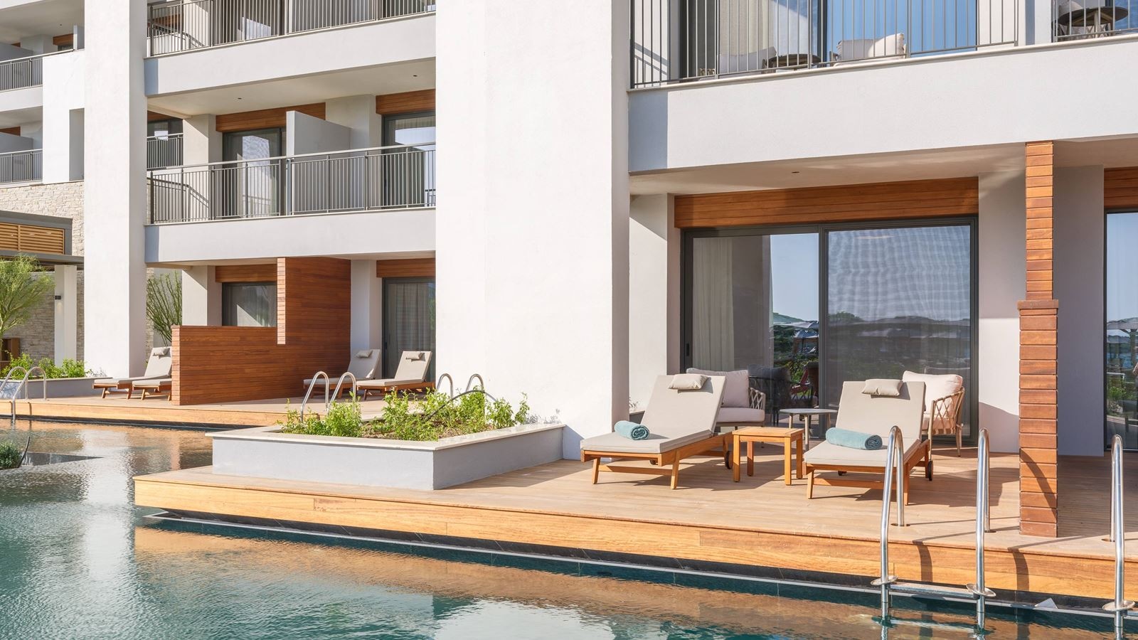 rooms-deluxe-swimup-room-sea-view--community-zone-