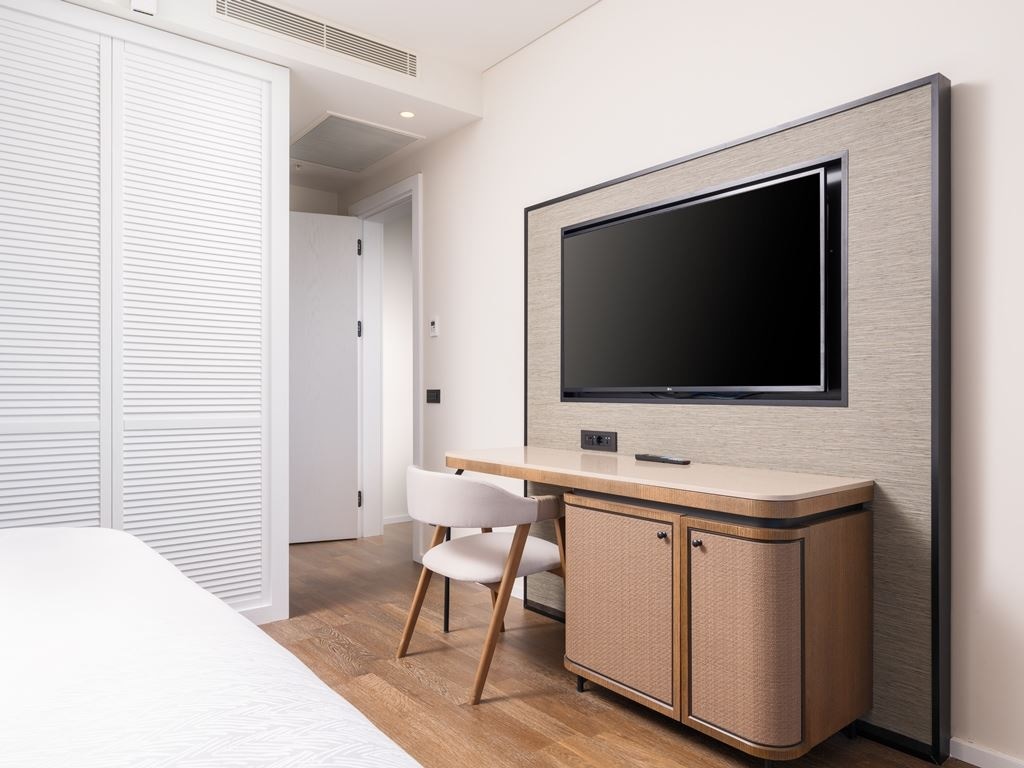 rooms-penthouse-suite-with-2-bedrooms-sea-view-2+1--family-zone-