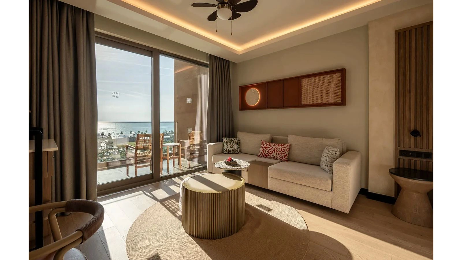 rooms-deluxe-sea-view