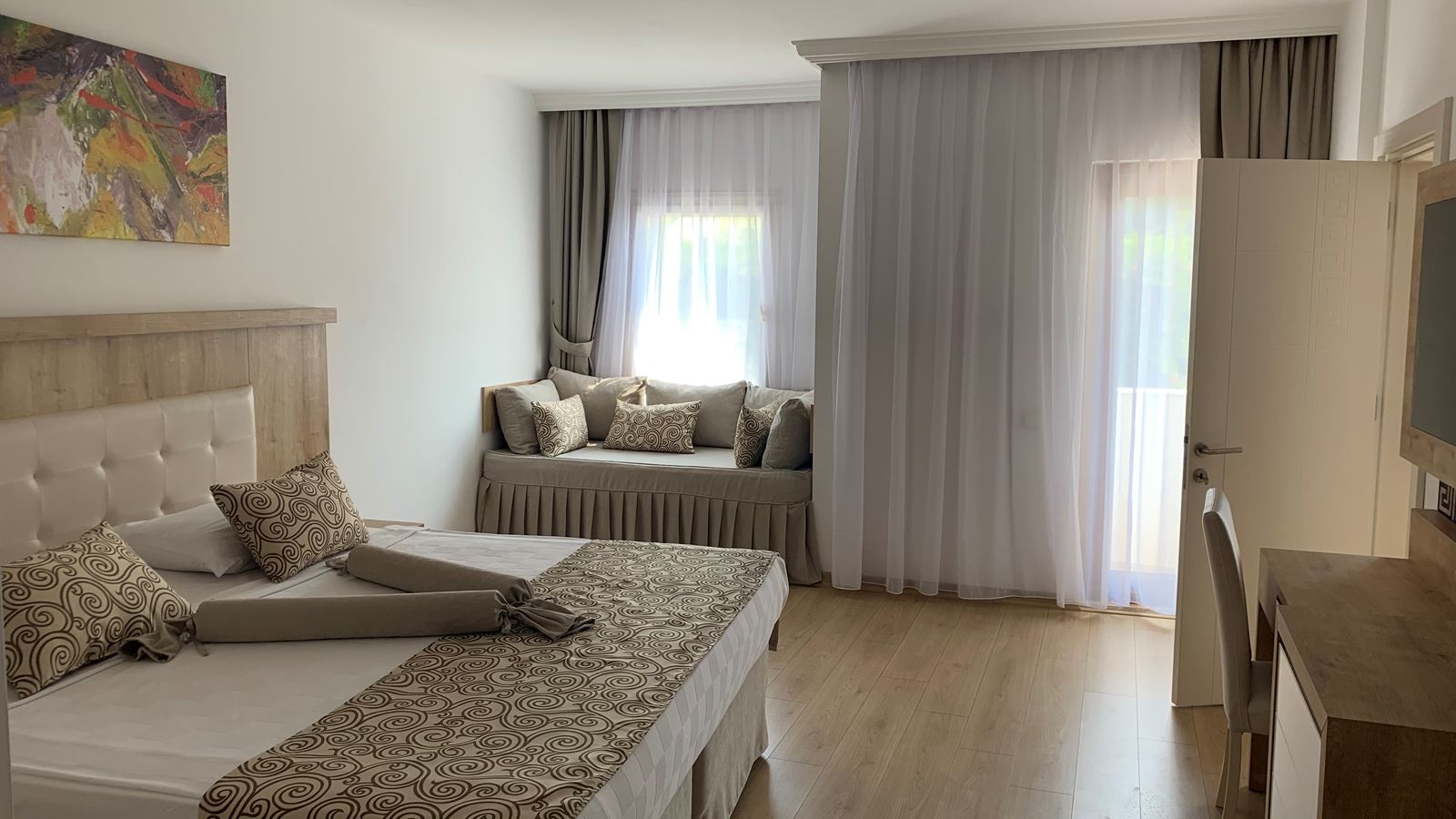 rooms-family-room-pool-side-connecting-2-rooms