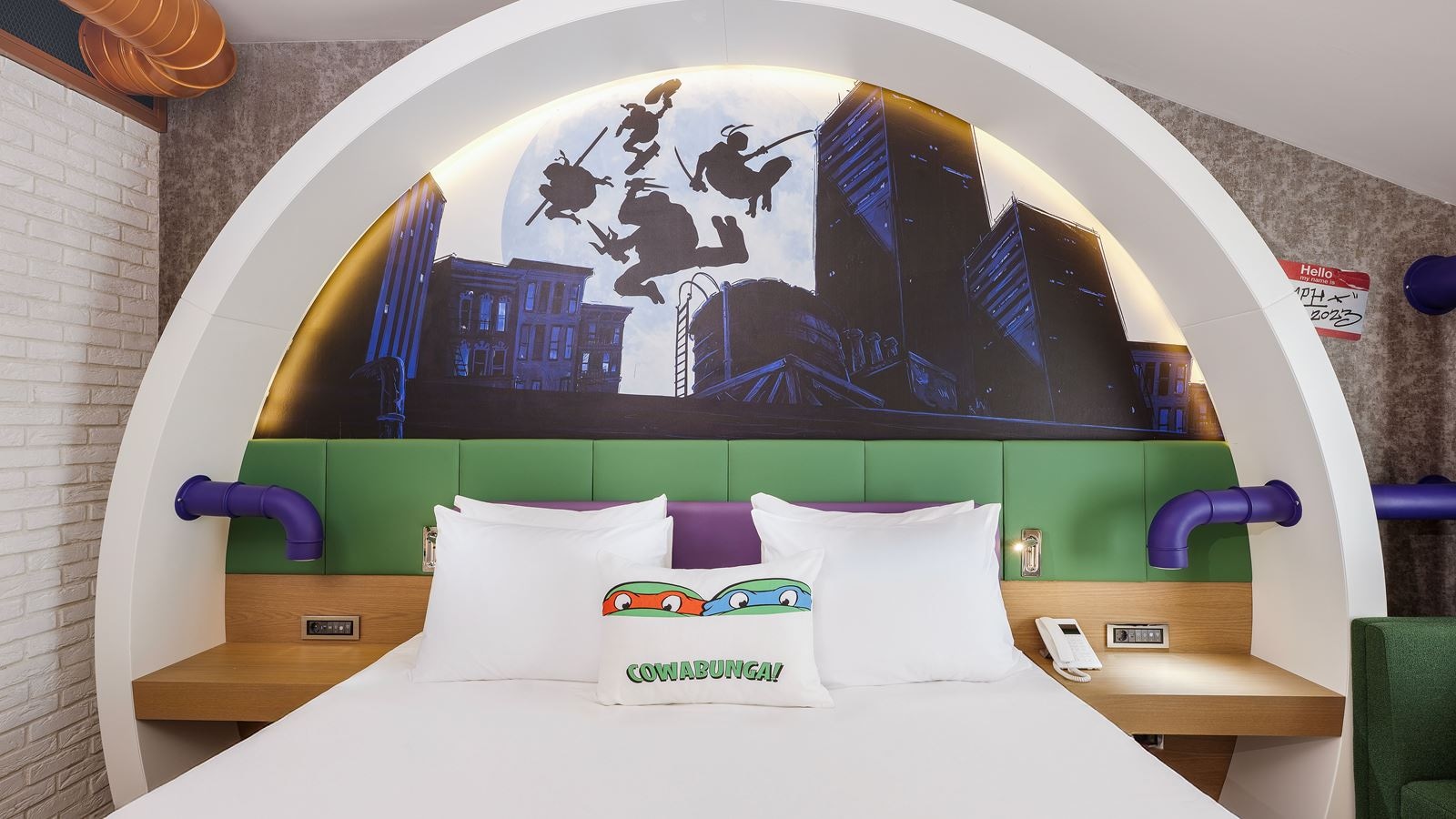 rooms-themed-deluxe-room