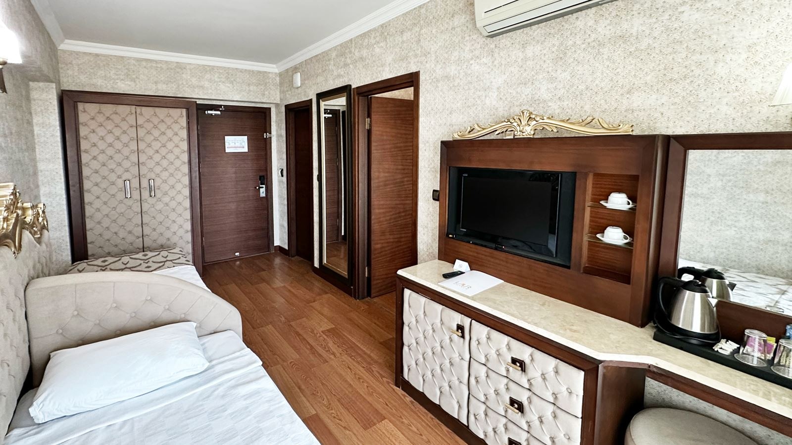 rooms-marin-family-room