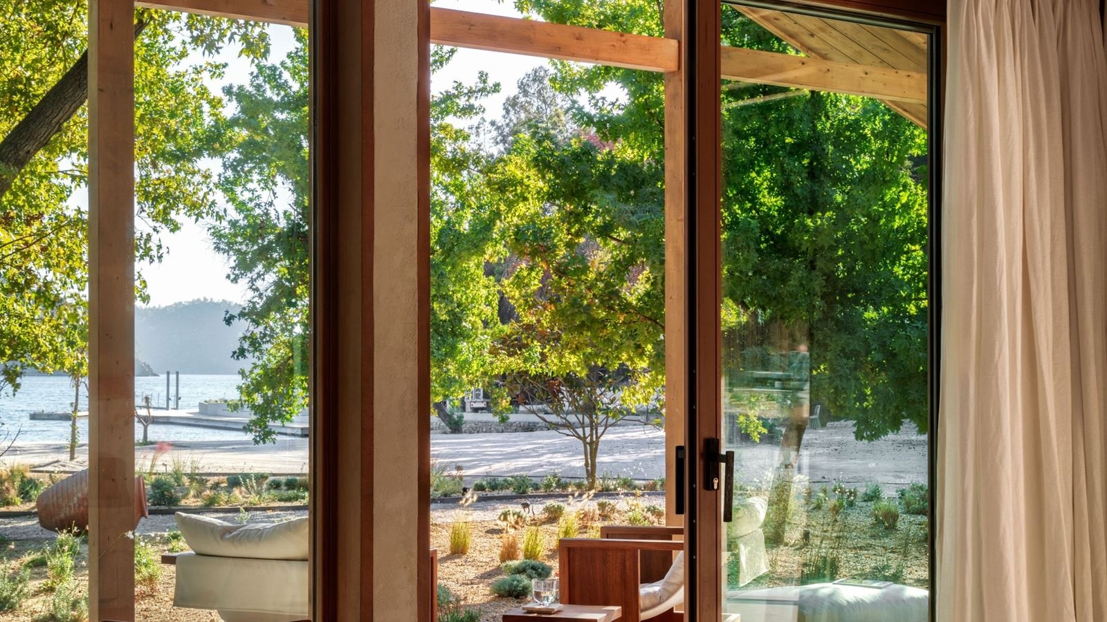 rooms-premier-sea-view-cabana