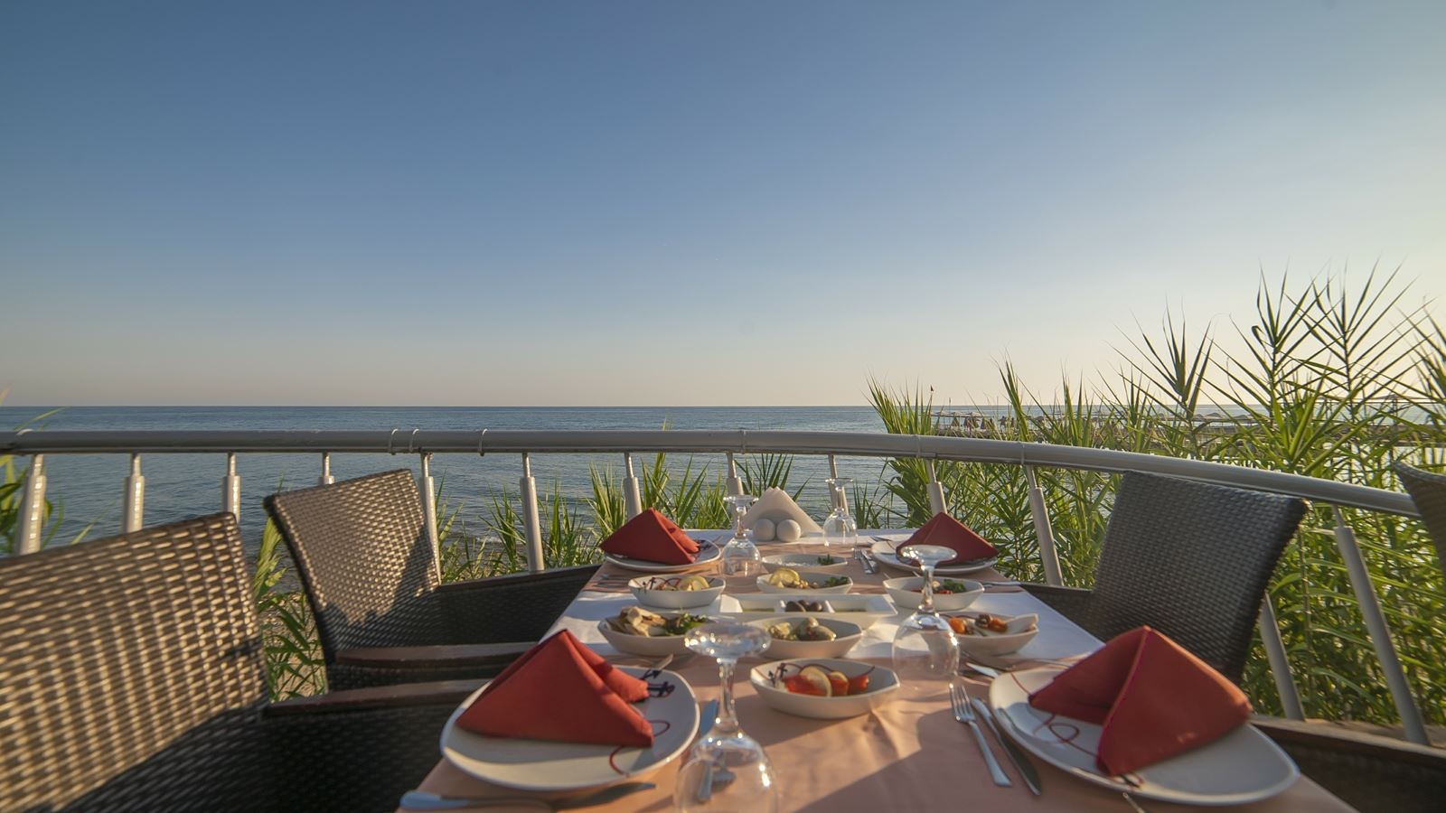 restaurants-delphin-restaurant