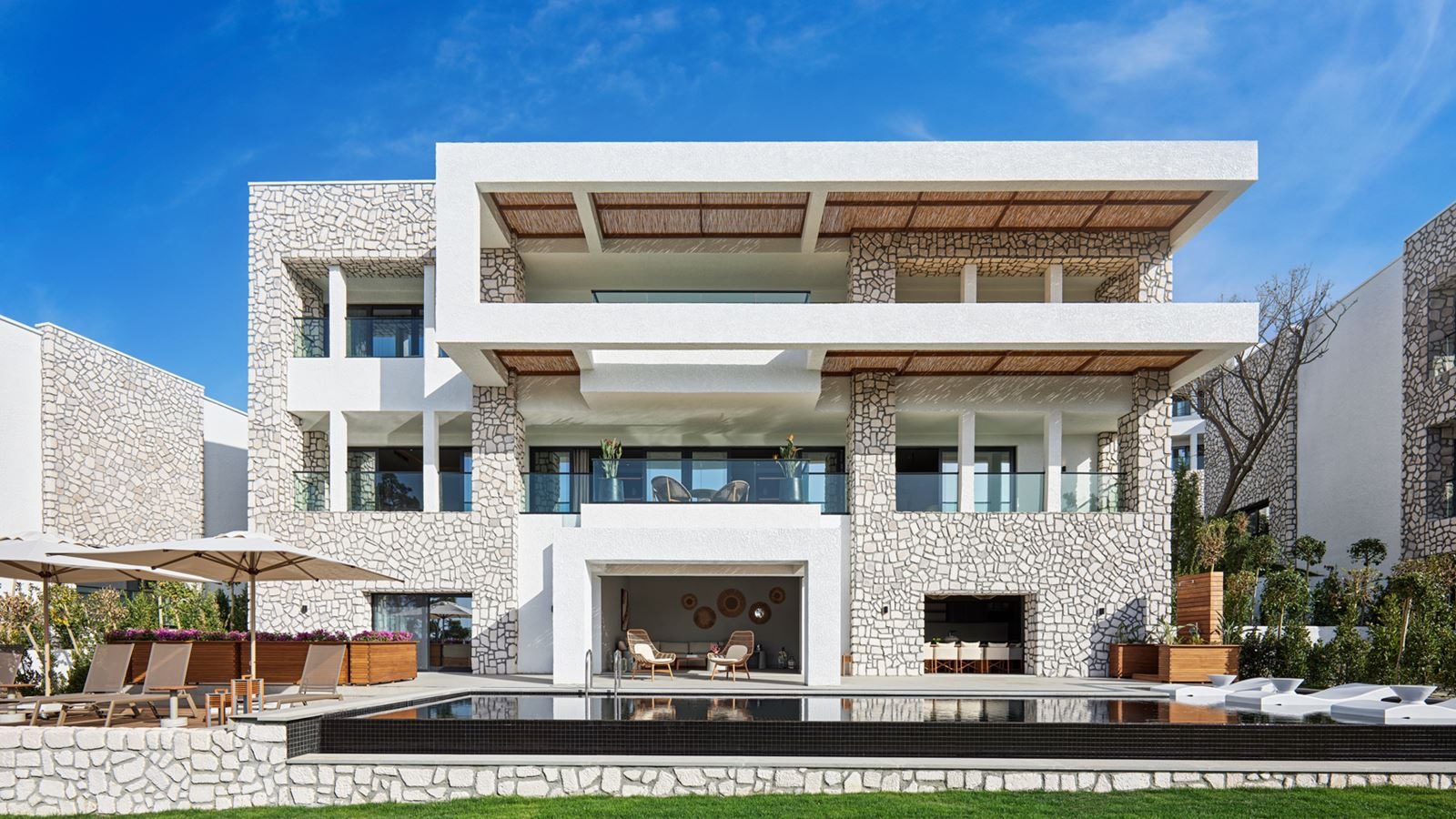 rooms-executive-villa-front-side