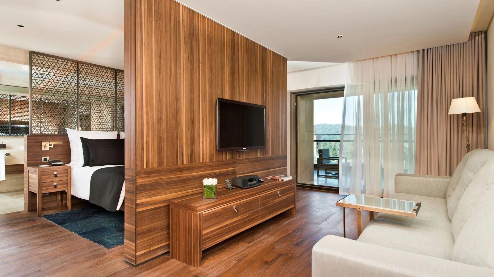 rooms-junior-suite-mountain-view