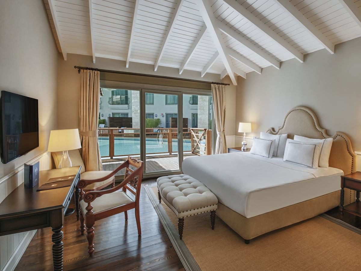 rooms-swim-up-villa--3-bedrooms