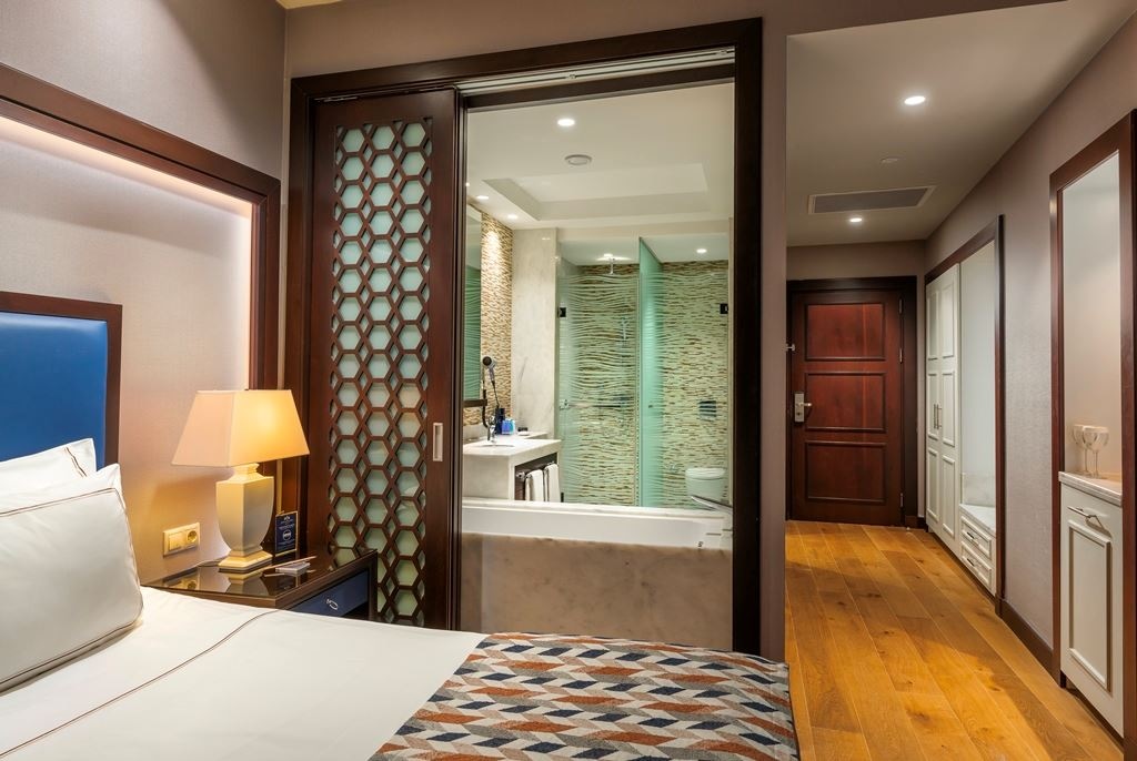 rooms-superior-swim-up